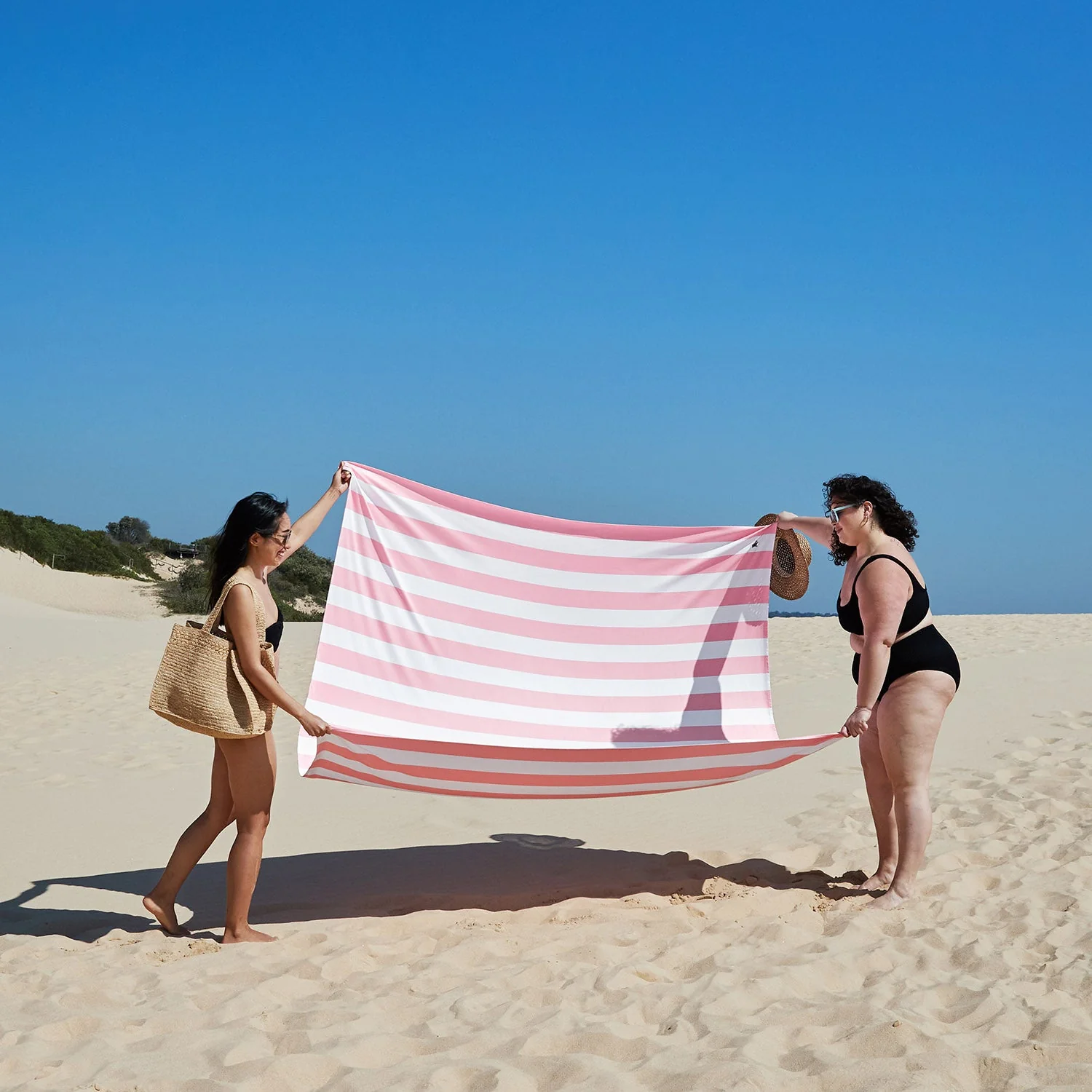 Dock & Bay Quick Dry Towel - Extra Extra Large - Malibu Pink - Image 2