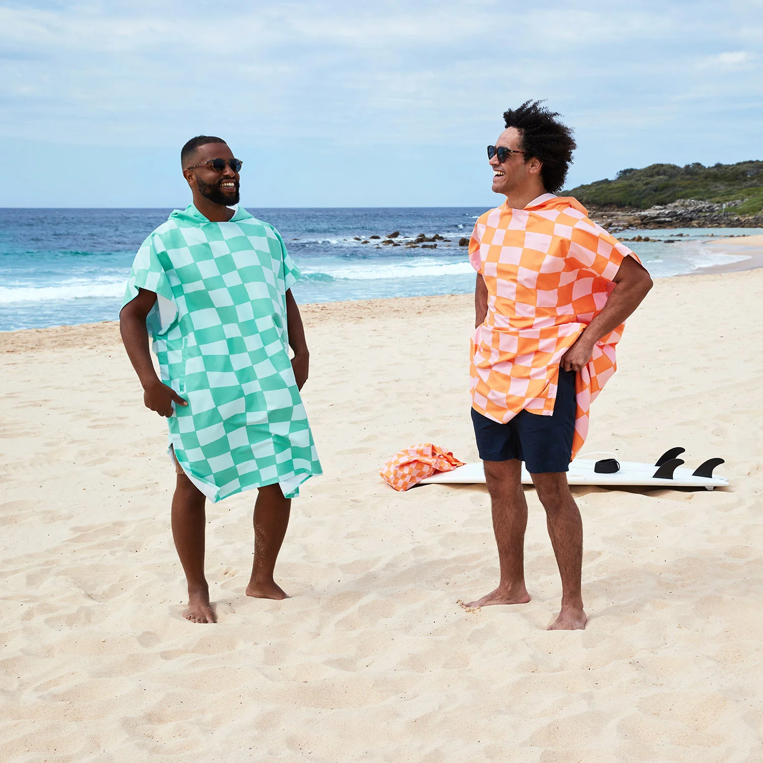 Dock & Bay Poncho - Adults - Groovy Check - Image 12