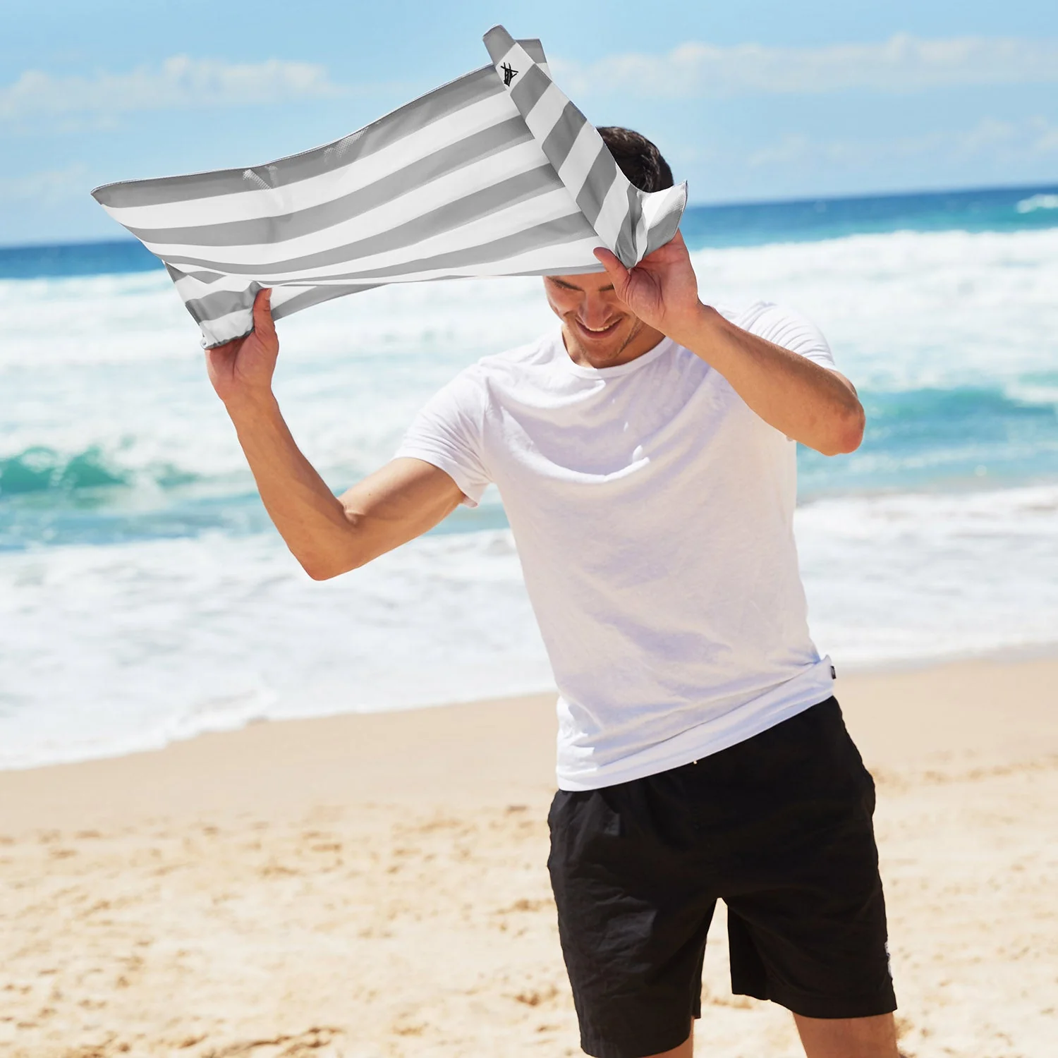 Dock & Bay Quick Cool Gym Towel - Goa Grey - Image 2