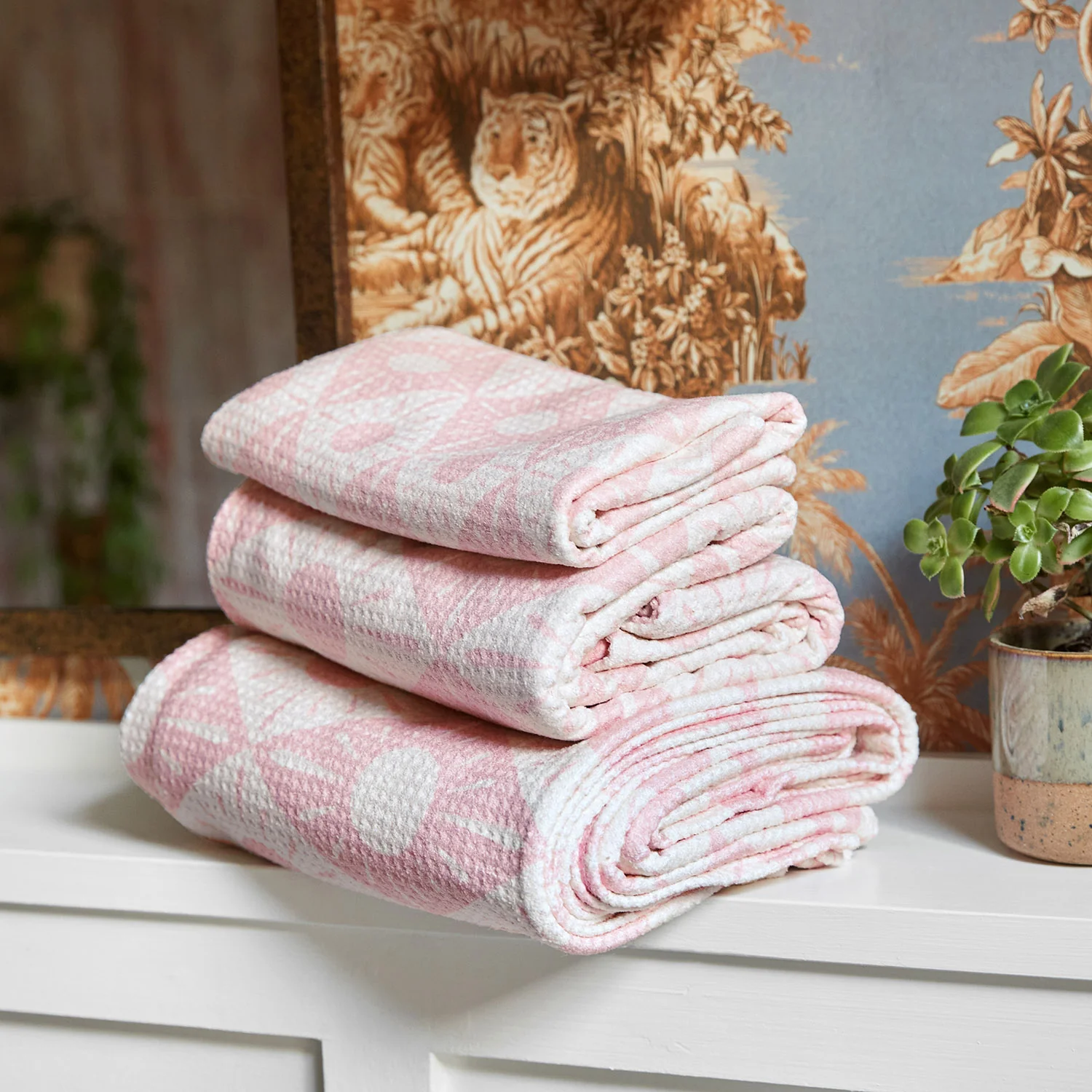 Dock & Bay Quick Dry Bath Towel - Diamond Pink - Image 10