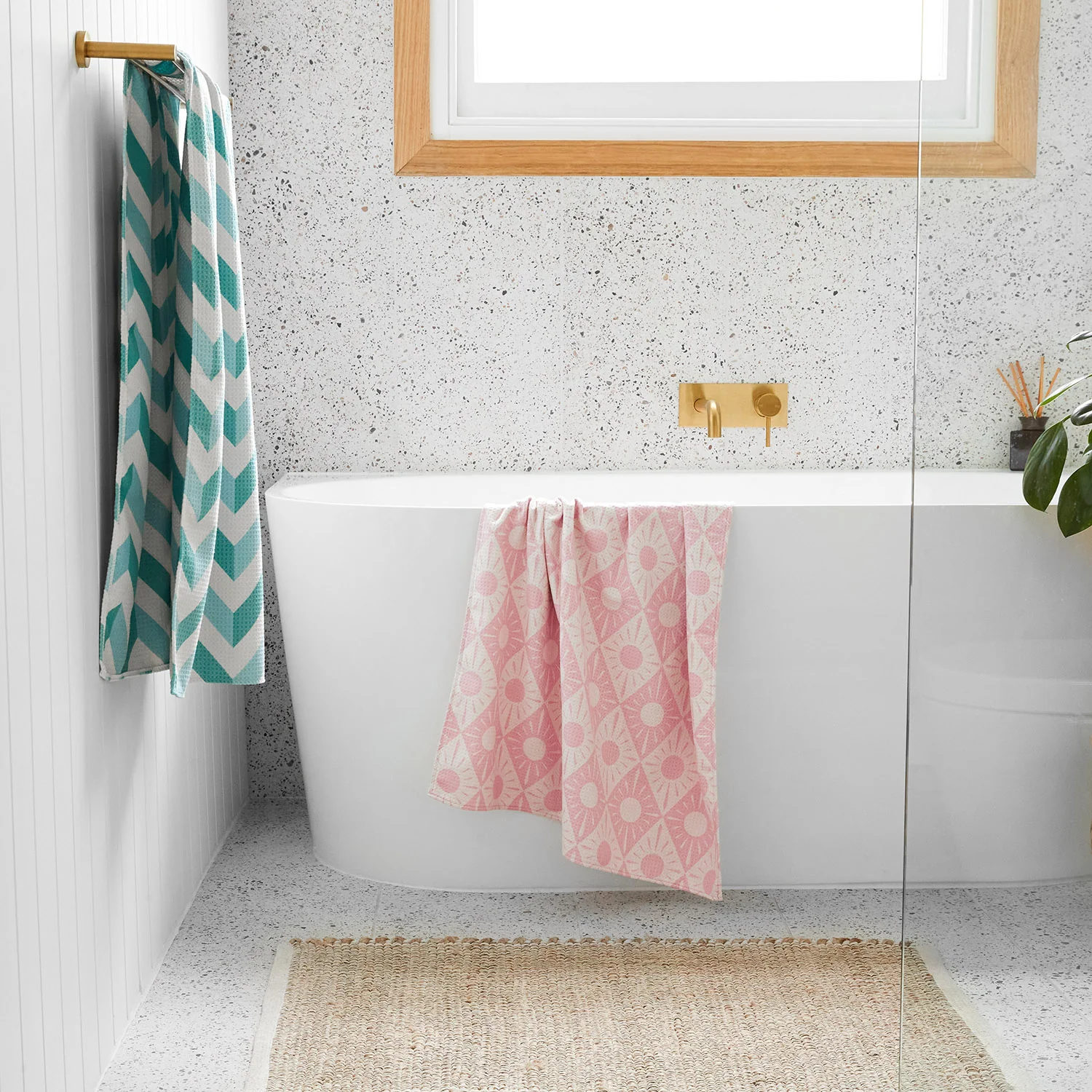 Dock & Bay Quick Dry Bath Towel - Diamond Pink - Image 8