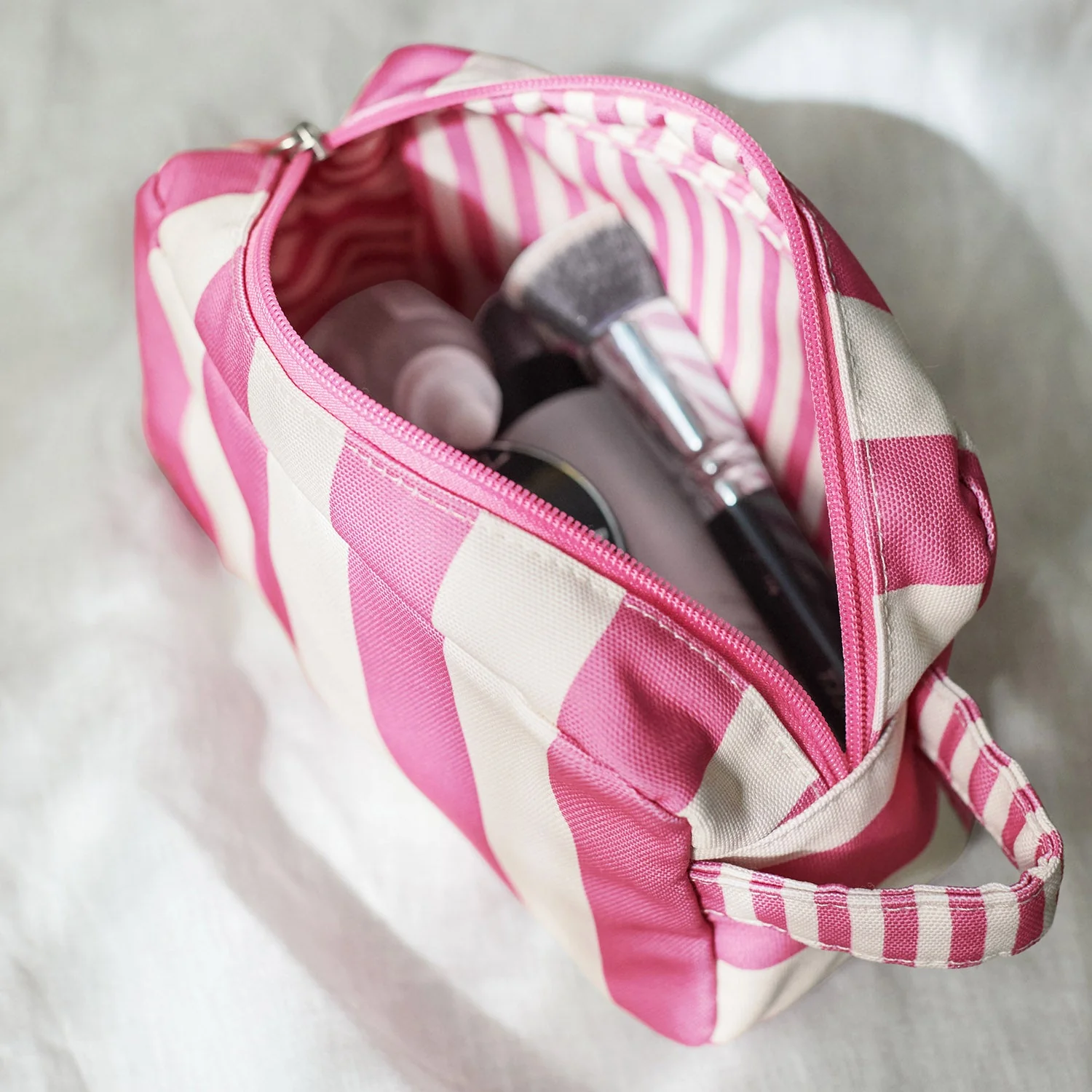 Dock & Bay Toiletry Bags - Phi Phi Pink - Image 9